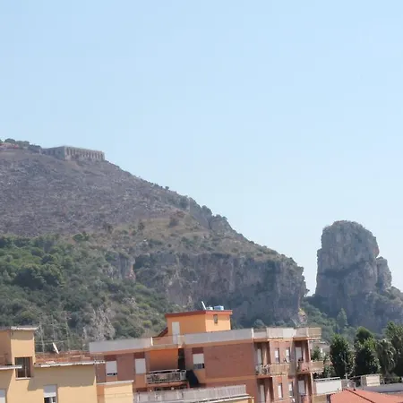 Holiday home Mansarda 25
